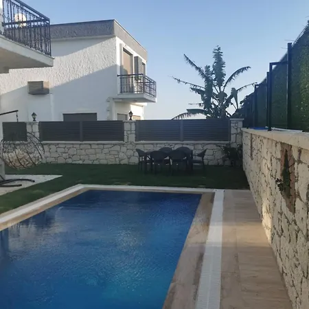 5 Km To Alacati, Luxury With Garden And Pool فيلة *