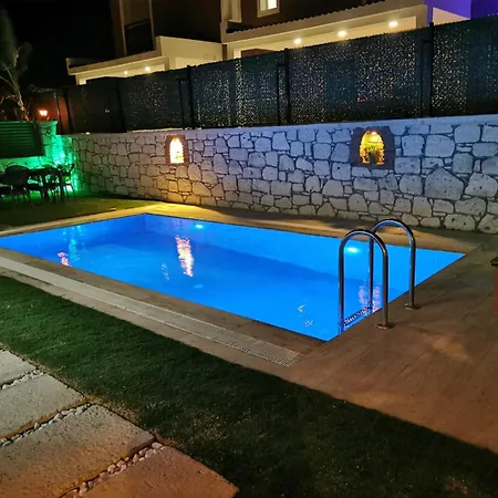 5 Km To Alacati, Luxury With Garden And Pool Βίλα