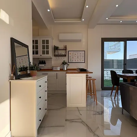 5 Km To Alacati, Luxury With Garden And Pool Villa Çeşme